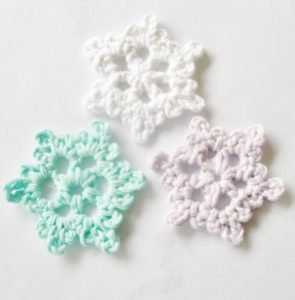 snowflake free crochet patten christmas ornament