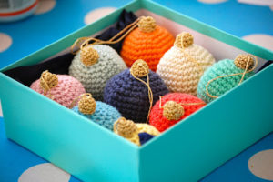 free crochet patten christmas ornament bauble