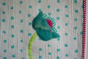 free quilting patter tabler runner topper poppy flower