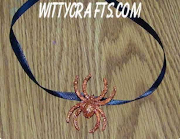 teen crafts, halloween crafts, spider necklace