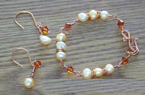 rusted sun wire and bead bracelet tutorial