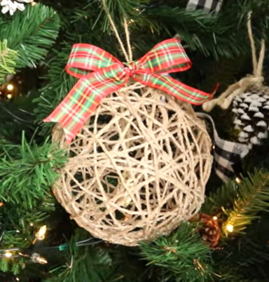 yarn crafts christmas tree ornament ball tutorial