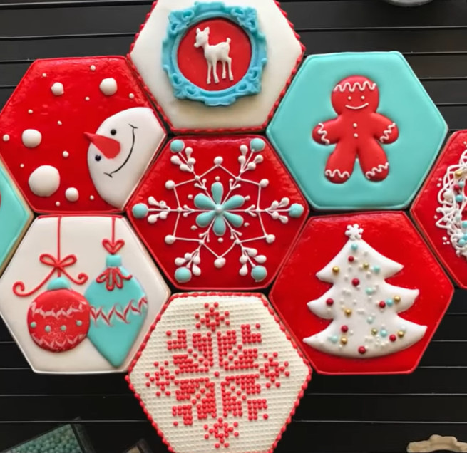 decorating christmas cookies