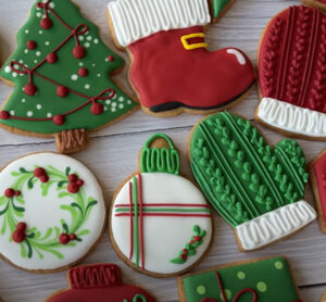 decorating christmas cookies, over 100 sugar cookies