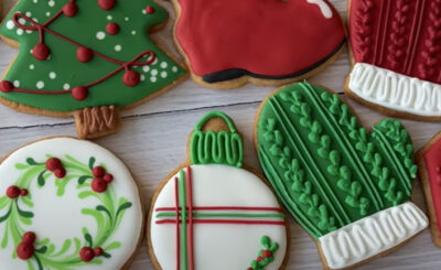 decorating christmas cookies, over 100 sugar cookies